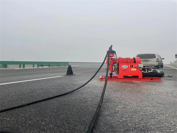 洛龙马路路基路面开裂下沉注浆加固灌浆